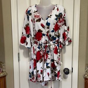 Red blue green and cream shorts romper size XL NWOT